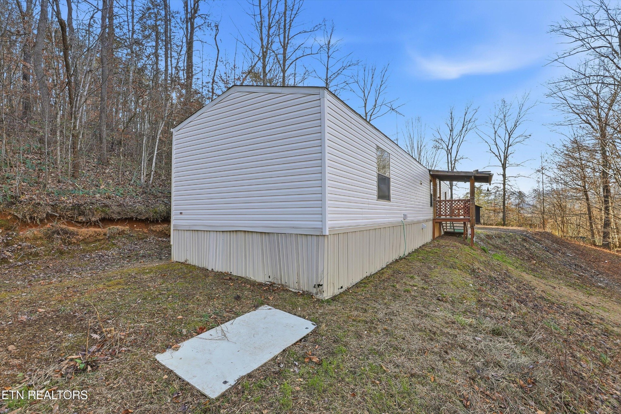 574 Peach Orchard Road Clinton, TN 37716 - Photo 3 of 27 Gallery Image 3