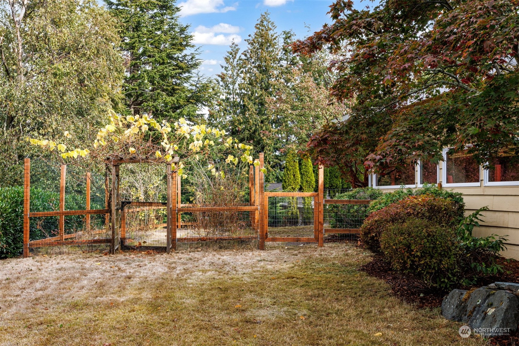 289 Briar Road Bellingham, WA 98225 - Photo 40 of 40 a front view of a house with a garden