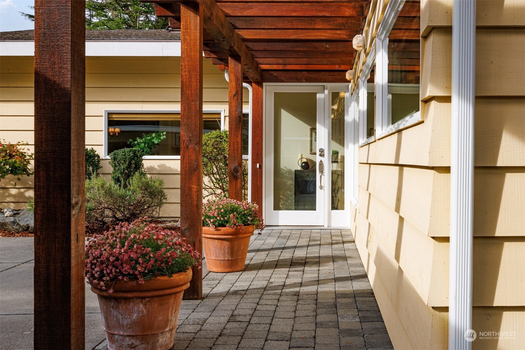 289 Briar Road Bellingham, WA 98225 - Photo 4 of 40 a view of a entryway door of the house