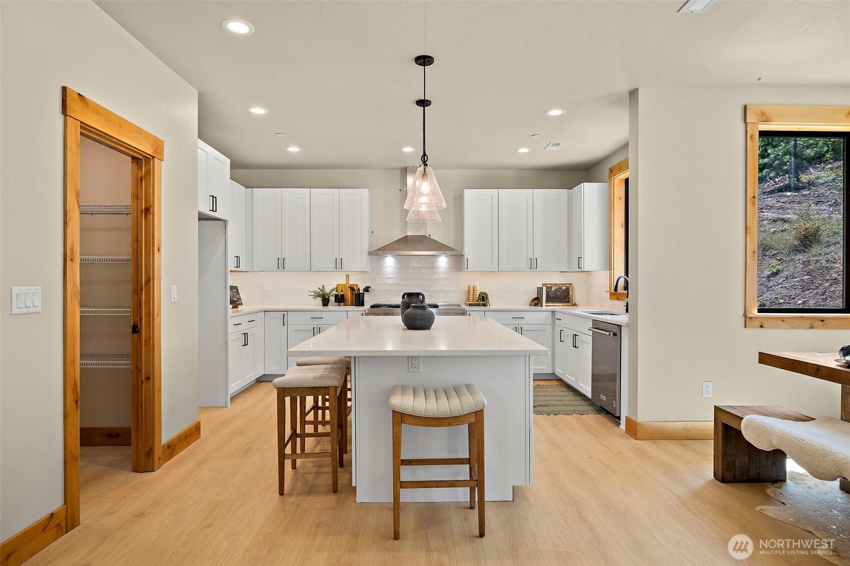 660 Stone Ridge Drive Cle Elum, WA 98922 - Photo 10 of 40