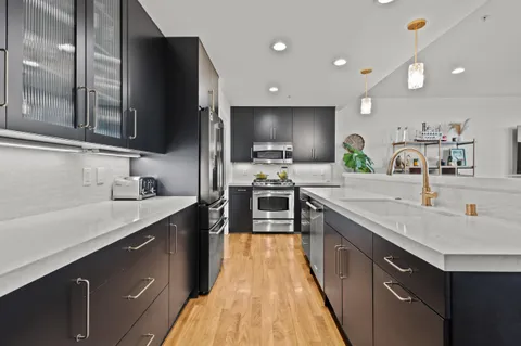 $949,900 | 311 East Erie Street, Unit 408, Milwaukee, WI 53202