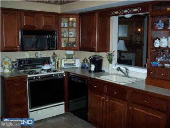 104 Oakmont Road Clementon, NJ 08021 - Photo 3 of 12 Kitchen