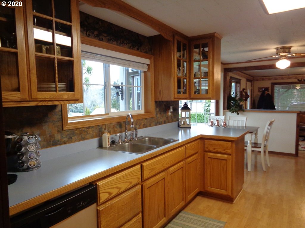 63434 Everett Road Coos Bay, OR 97420 - Photo 11 of 32 Gallery Image 11