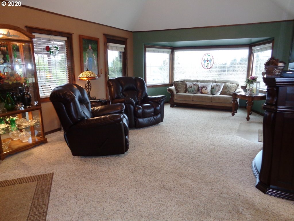 63434 Everett Road Coos Bay, OR 97420 - Photo 8 of 32 Gallery Image 8
