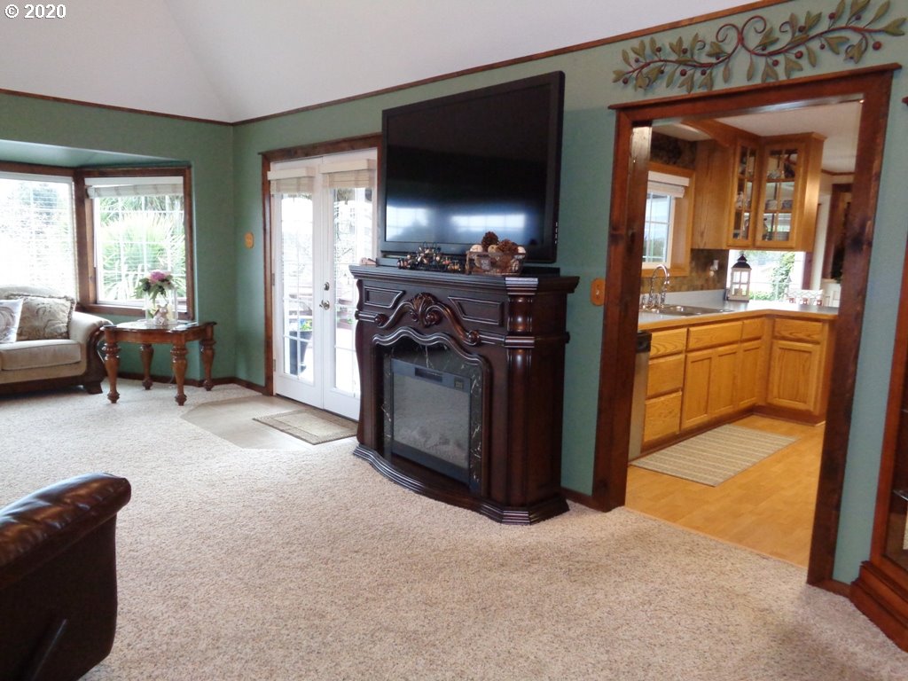 63434 Everett Road Coos Bay, OR 97420 - Photo 10 of 32 Gallery Image 10