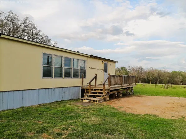 a view of outdoor space