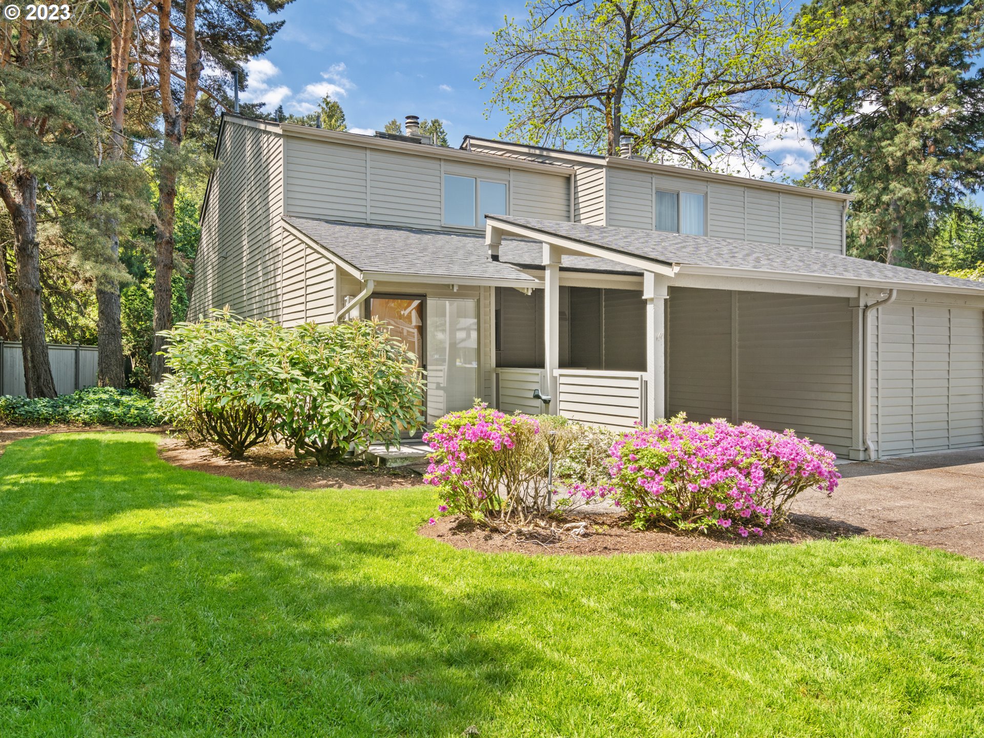 54 Fairway Loop Eugene, OR 97401 - Photo 1 of 41 Gallery Image 1