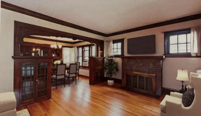 $1,900 | 989 Lincoln Avenue, St. Paul, MN 55105