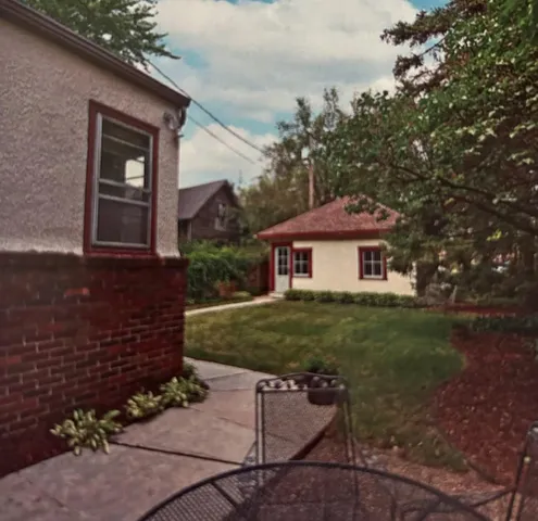 $1,900 | 989 Lincoln Avenue, St. Paul, MN 55105