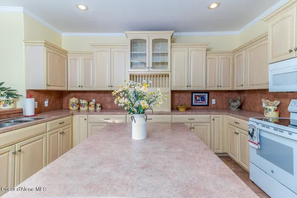 $1,195,000 | 684 Chute Canyon Way, Bonners Ferry, ID 83805