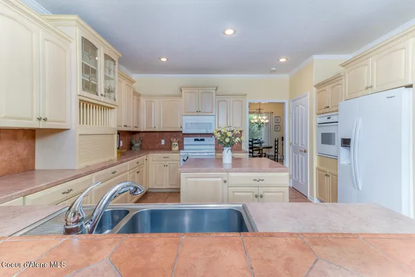 $1,195,000 | 684 Chute Canyon Way, Bonners Ferry, ID 83805