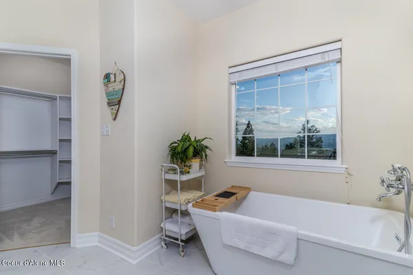 $1,195,000 | 684 Chute Canyon Way, Bonners Ferry, ID 83805