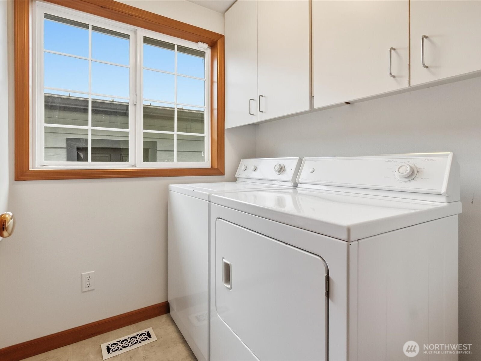 6513 Waller Road East Tacoma, WA 98443 - Photo 17 of 39 Gallery Image 17
