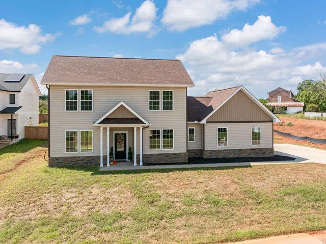 $328,000 | 224 West Clark Road, Inman, SC 29349