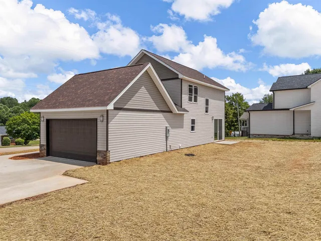 $328,000 | 224 West Clark Road, Inman, SC 29349