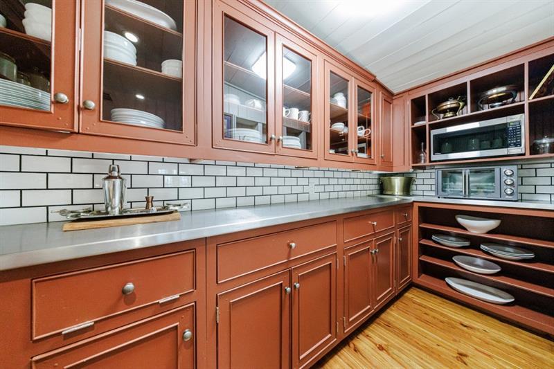 31 Barn Inn Road Lakemont, GA 30552 - Photo 20 of 86 a kitchen with stainless steel appliances and cabinets