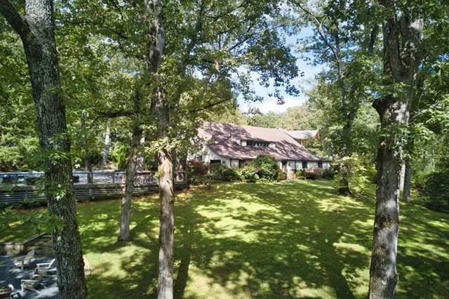 $1,750,000 | 31 Barn Inn Road, Lakemont, GA 30552