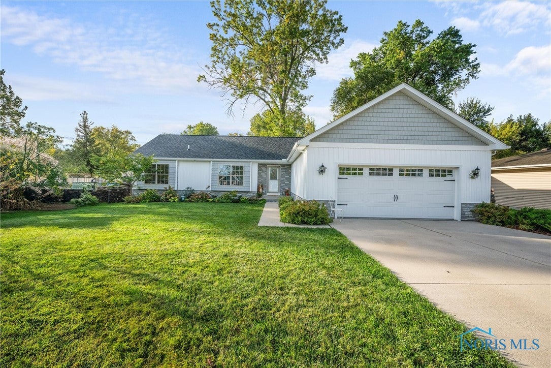 5902 Bay Shore Road Oregon, OH 43616 - Photo 3 of 32 Gallery Image 3