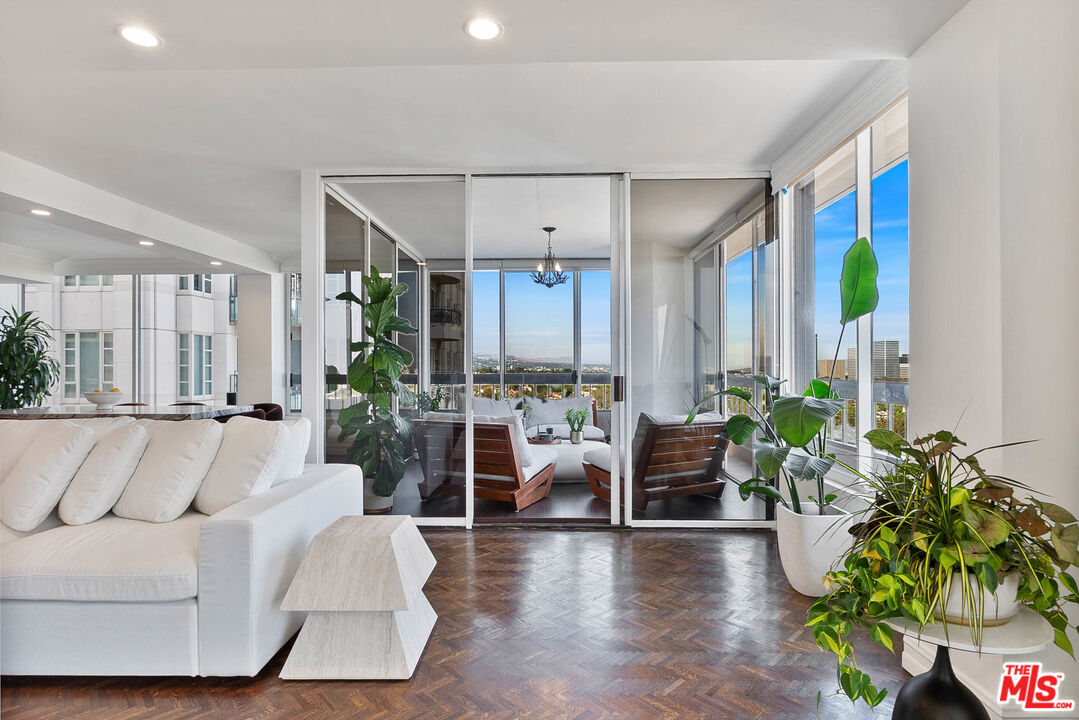 10590 Wilshire Boulevard, Unit 1502 Los Angeles, CA 90024 - Photo 15 of 35