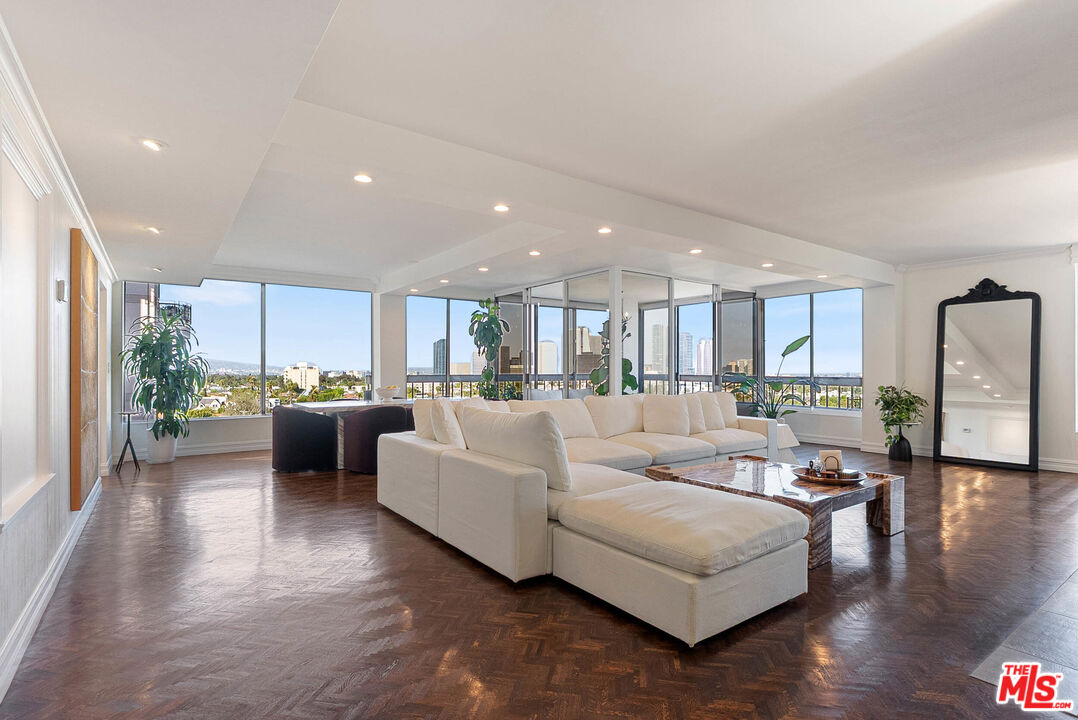 10590 Wilshire Boulevard, Unit 1502 Los Angeles, CA 90024 - Photo 4 of 35