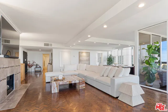 $10,990 | 10590 Wilshire Boulevard, Unit 1502, Los Angeles, CA 90024
