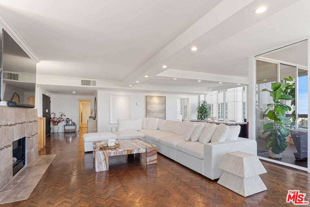 10590 Wilshire Boulevard, Unit 1502 Los Angeles, CA 90024 - Photo 8 of 35