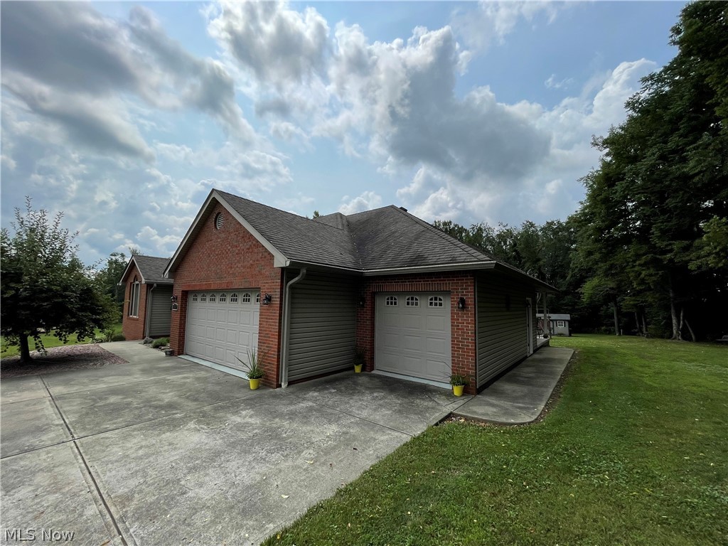 37520 Harry's Ridge Road Barnesville, OH 43713 - Photo 2 of 20 Gallery Image 2