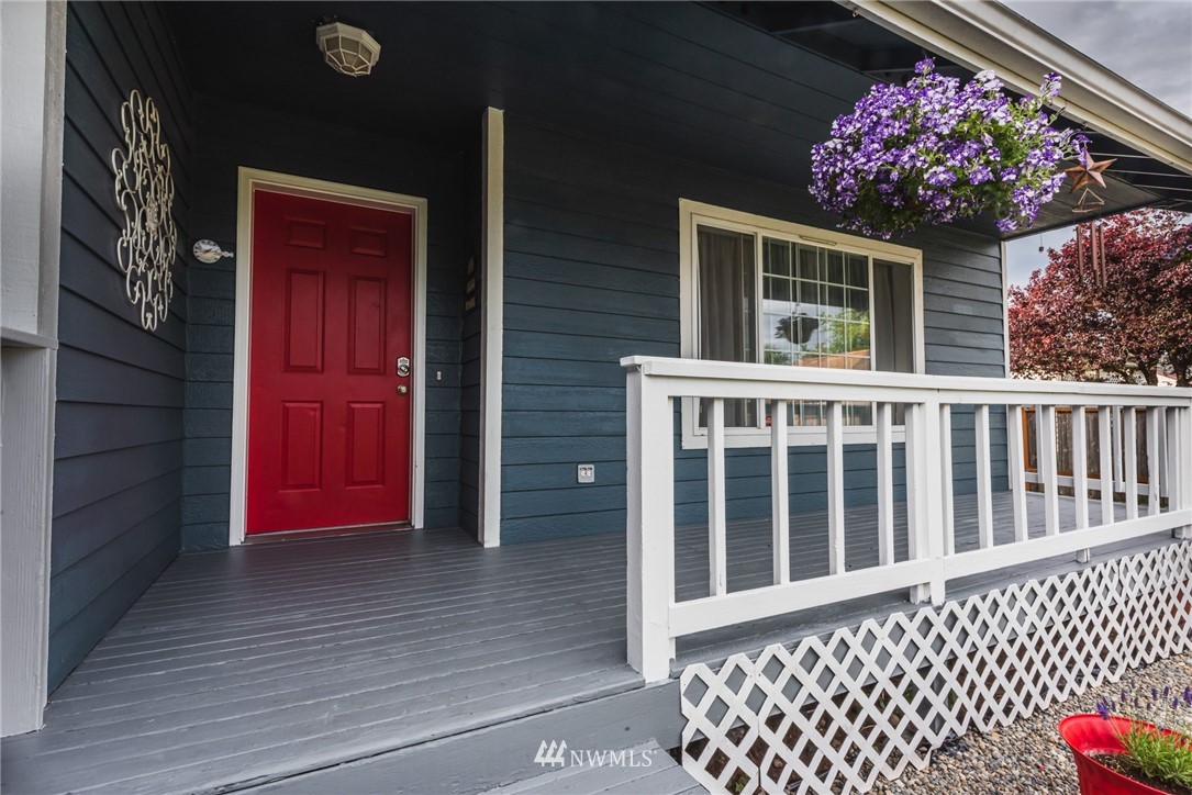 9540 178th Avenue Southwest Rochester, WA 98579 - Photo 3 of 20
