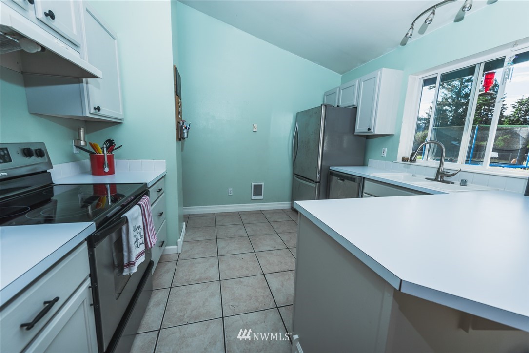 9540 178th Avenue Southwest Rochester, WA 98579 - Photo 9 of 20