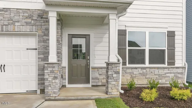 $459,900 | 809 Comice Pear Way, Willow Spring, NC 27592