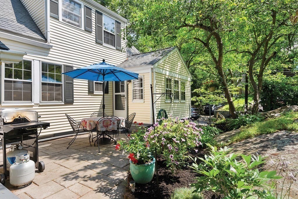 27 Conant Road Brookline, MA 02467 - Photo 21 of 23 a view of a house with sitting area