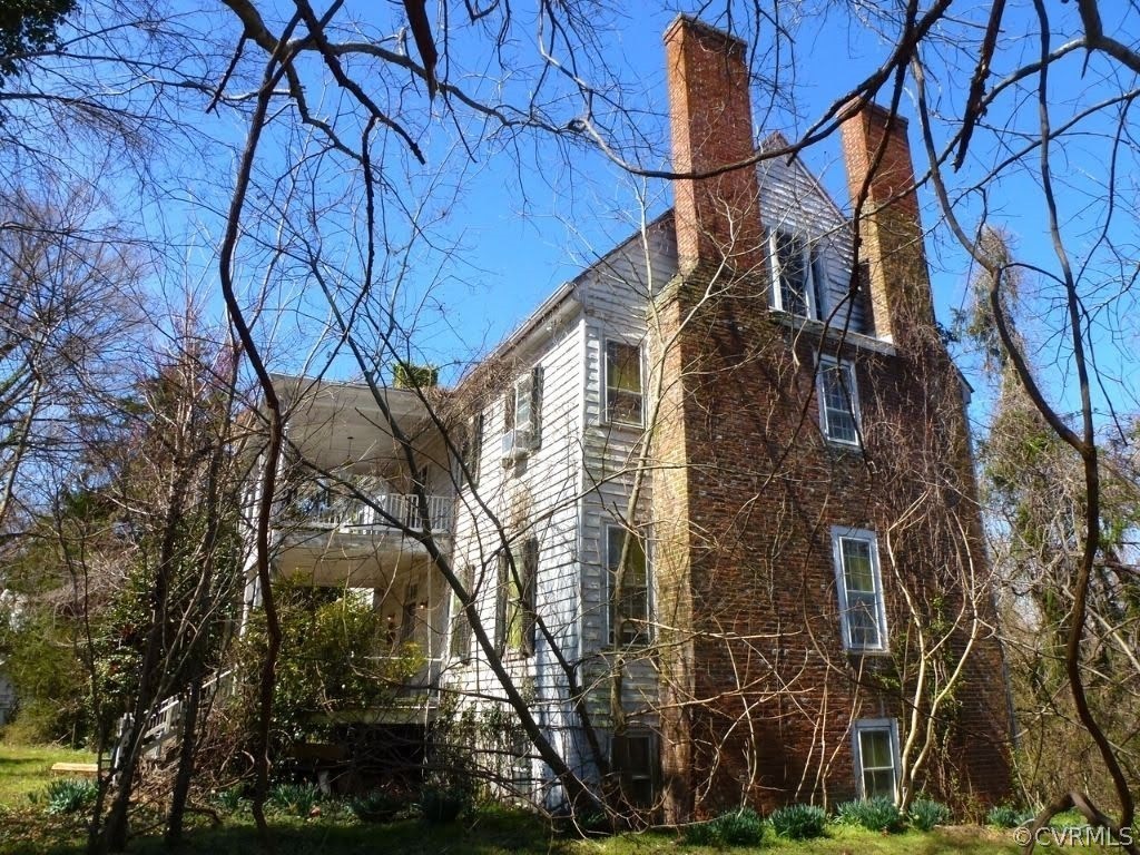 643 Gloucester Road Saluda, VA 23149 - Photo 1 of 48