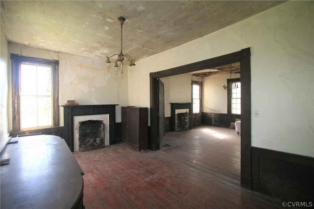 643 Gloucester Road Saluda, VA 23149 - Photo 13 of 48