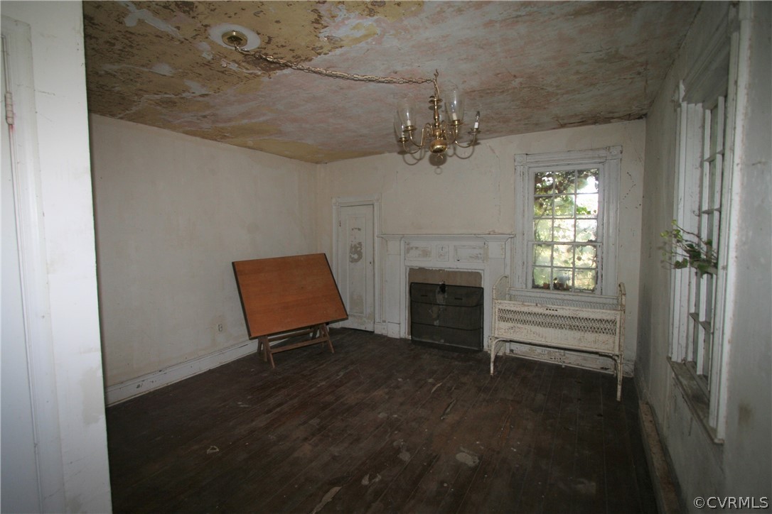 643 Gloucester Road Saluda, VA 23149 - Photo 20 of 48