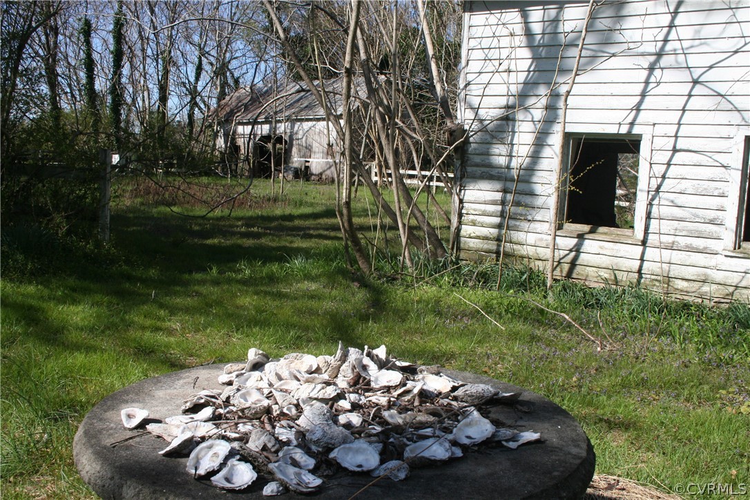 643 Gloucester Road Saluda, VA 23149 - Photo 21 of 48