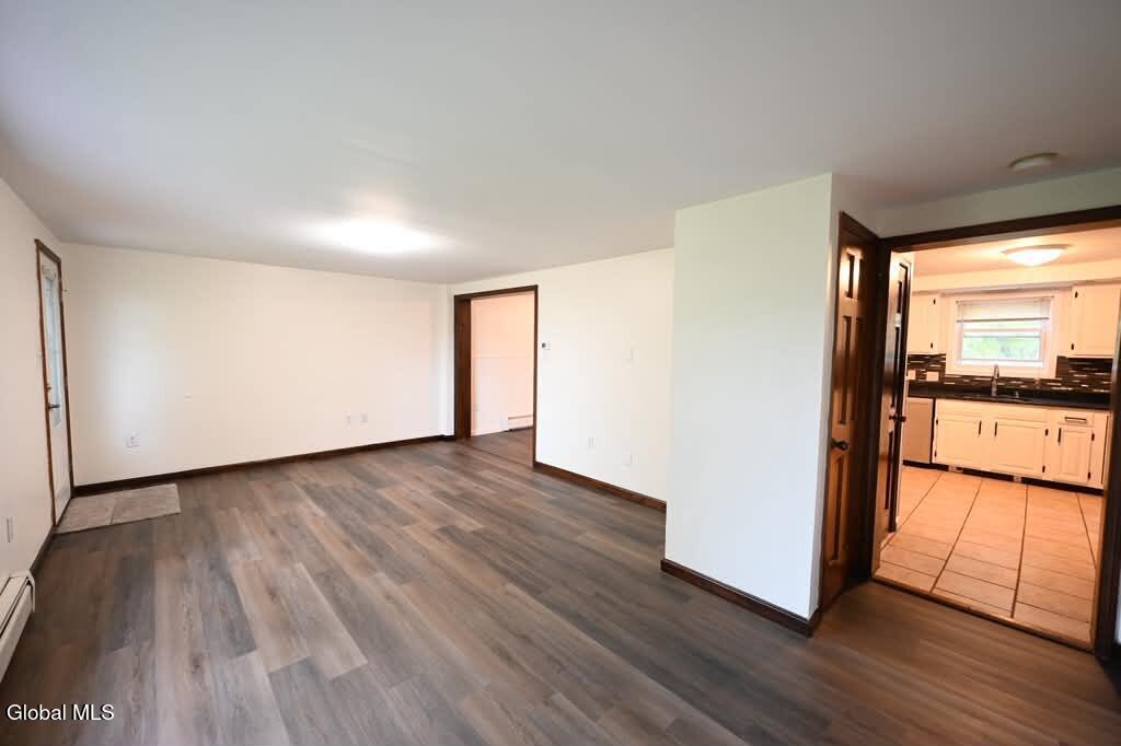 229 Middletown Road, Unit RIGHT Waterford, NY 12188 - Photo 4 of 26 4