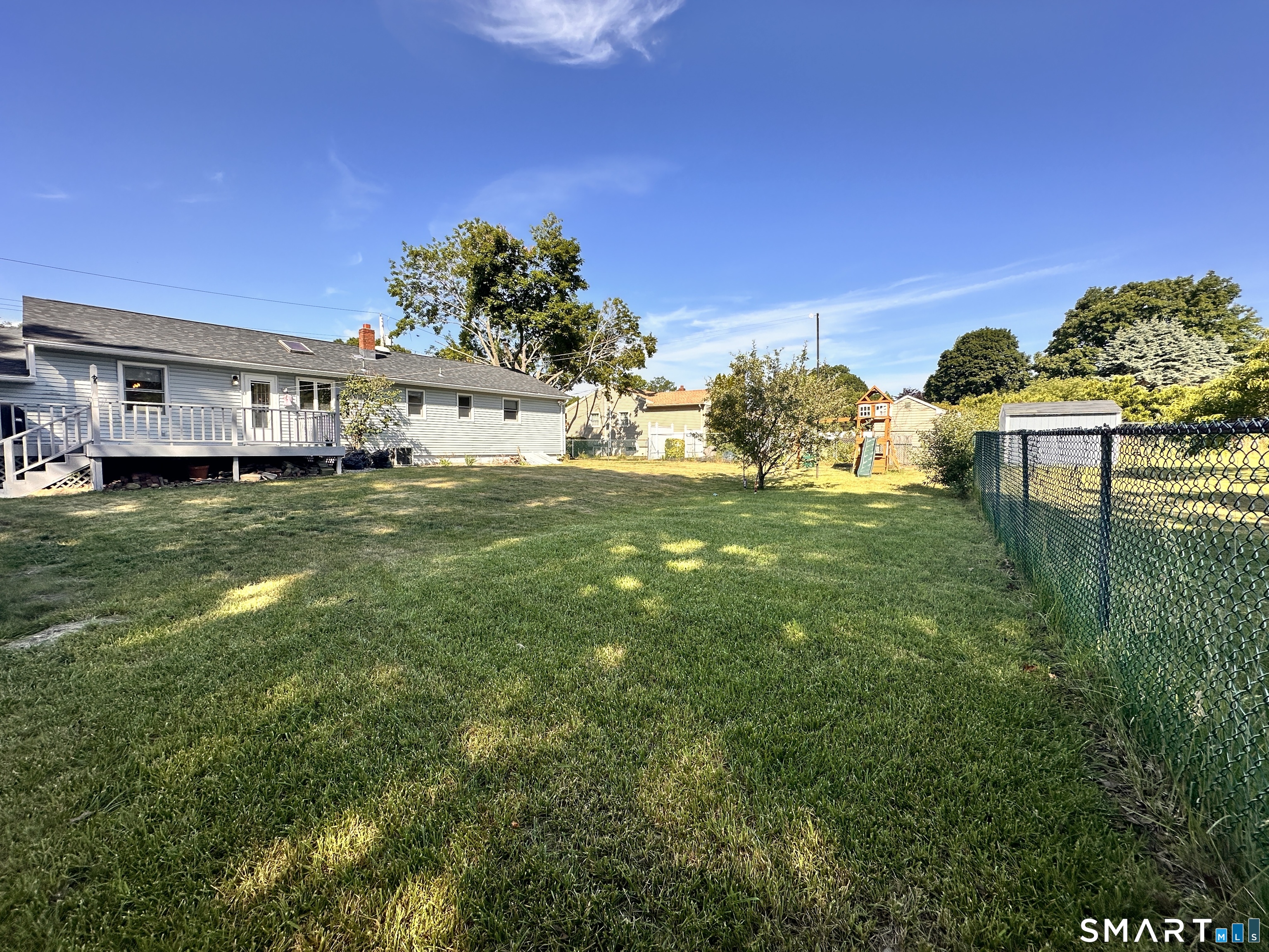 23 Robin Road West Haven, CT 06516 - Photo 11 of 27