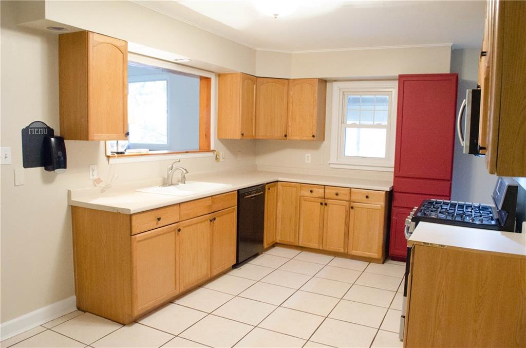 620 Hookstown Grade Road Coraopolis, PA 15108 - Photo 3 of 23 Gallery Image 3