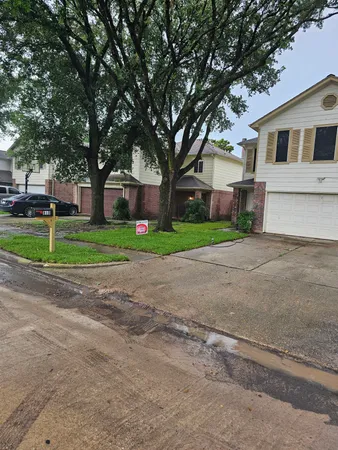 $1,895 | 810 Oak W Drive, Houston, TX 77073