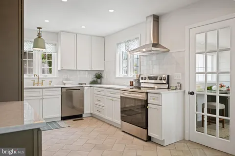 $795,000 | 612 Coventry Road, Towson, MD 21286