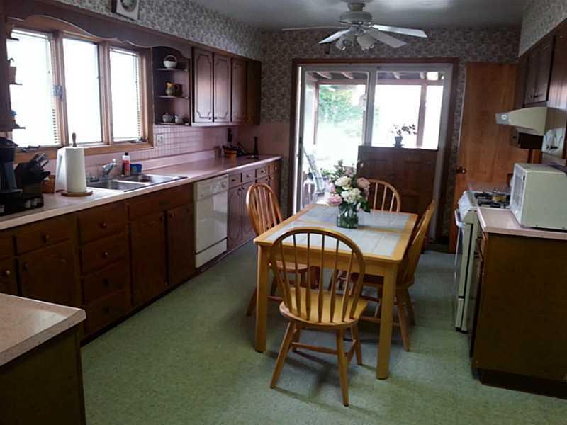 1107 Chestnut Street Indiana, PA 15701 - Photo 2 of 9 Kitchen.