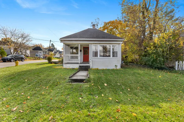 $235,000 | 536 Wright Street Northeast, Grand Rapids, MI 49505