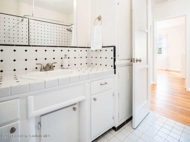 3230 Rida Street Pasadena, CA 91107 - Photo 12 of 17 3230 Rida St Pasadena CA 91107-small-015