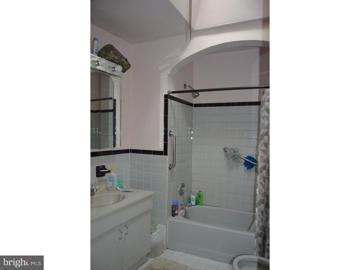 5705 Virginian Road Philadelphia, PA 19141 - Photo 6 of 13 Bathroom