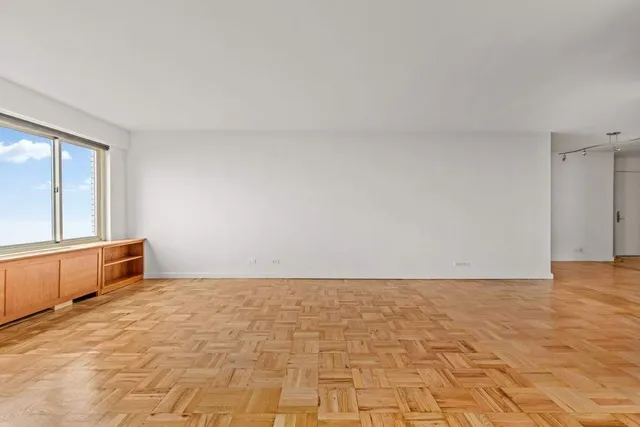 $2,350,000 | 60 Riverside Drive, Unit 19C | Upper West Side