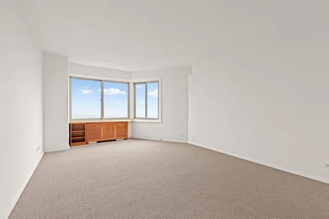 $2,350,000 | 60 Riverside Drive, Unit 19C | Upper West Side