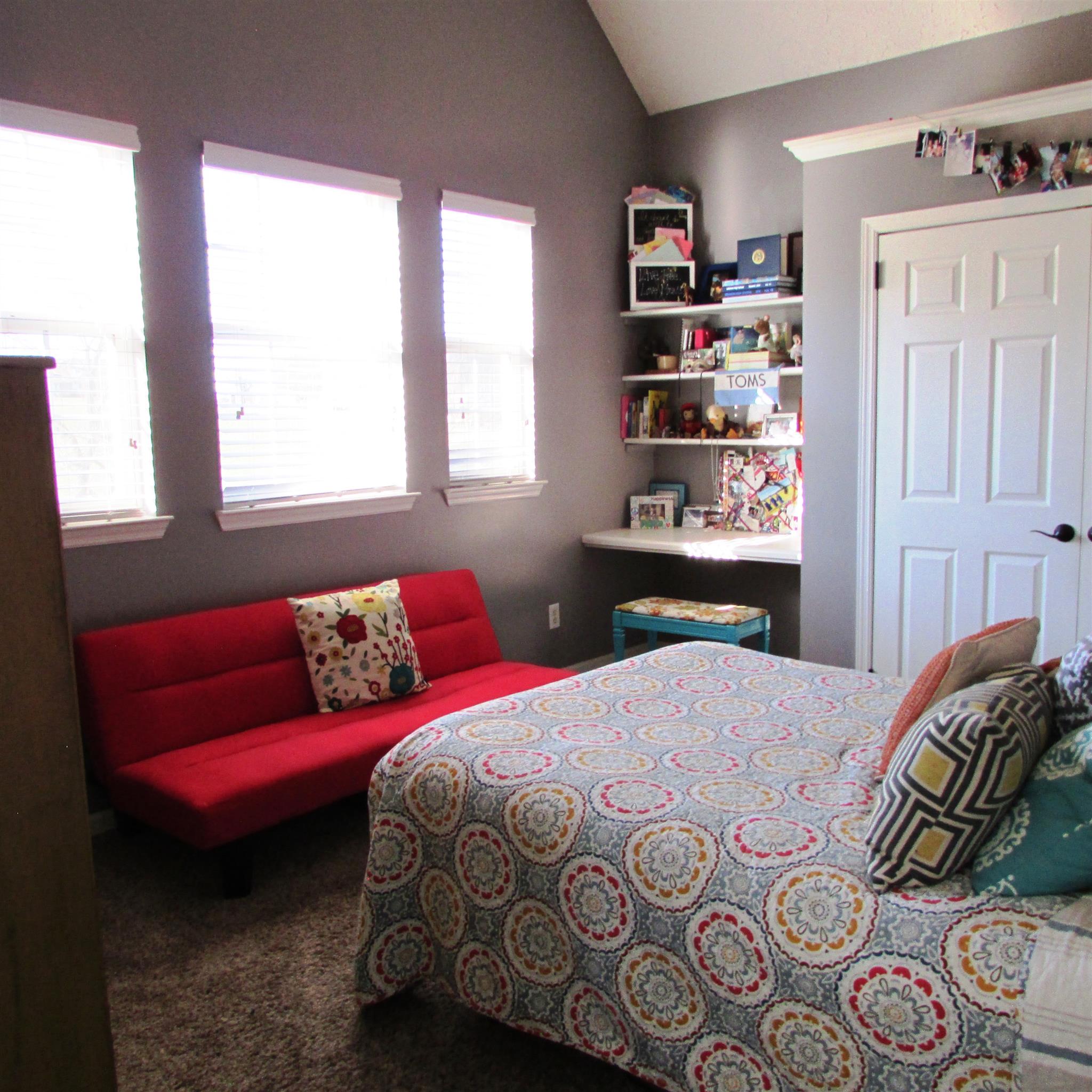 133 Lake Wood Road Lebanon, TN 37087 - Photo 15 of 30 ..And large bedrooms.