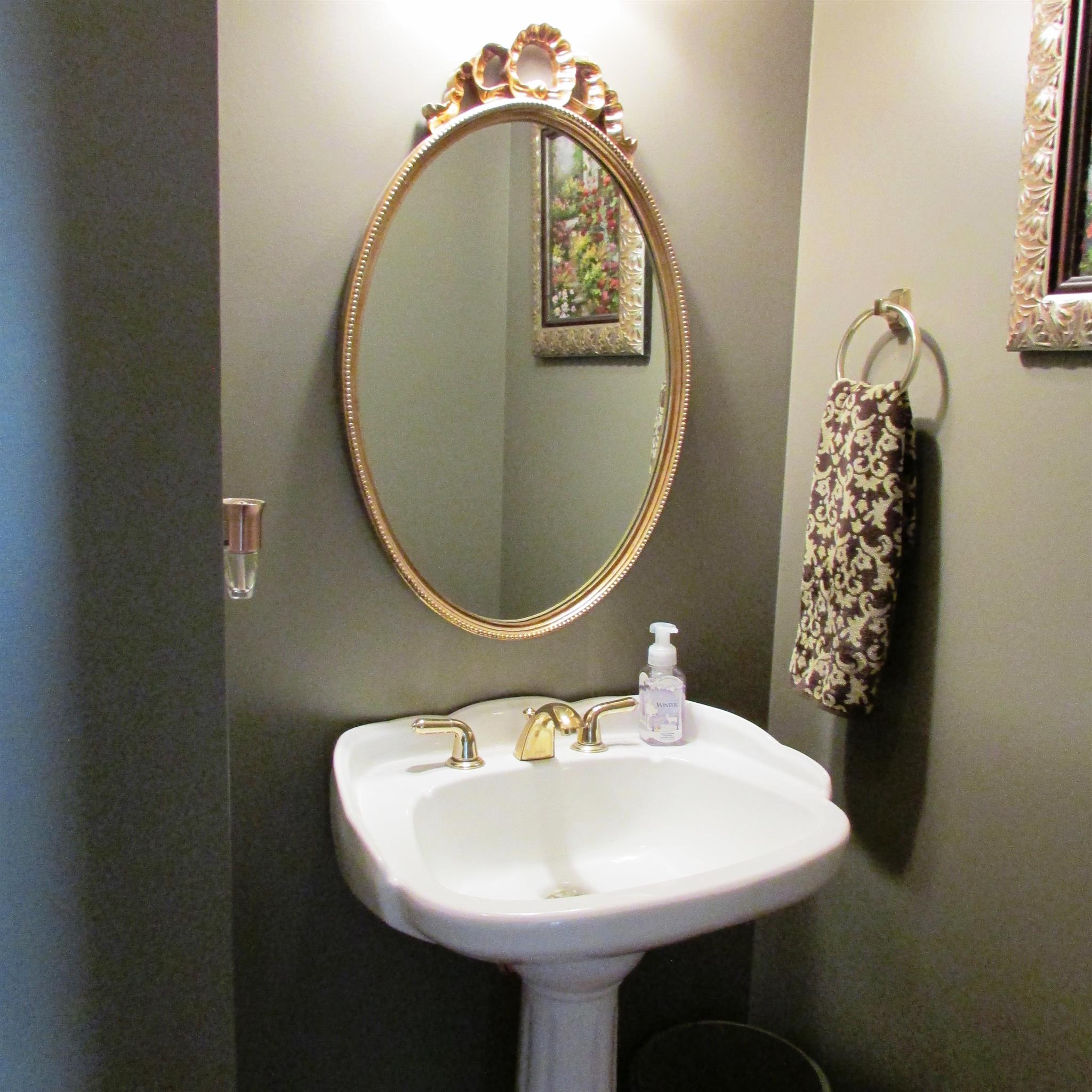 133 Lake Wood Road Lebanon, TN 37087 - Photo 24 of 30 A very nice 1/2 bath off the living room.