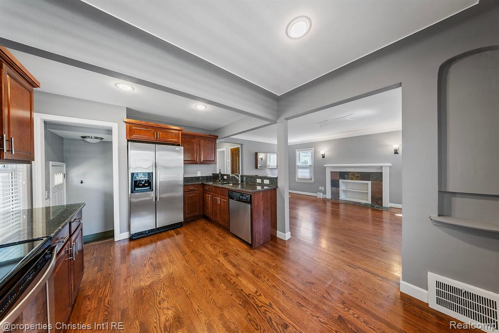 972 Harvard Road Berkley, MI 48072 - Photo 14 of 29
