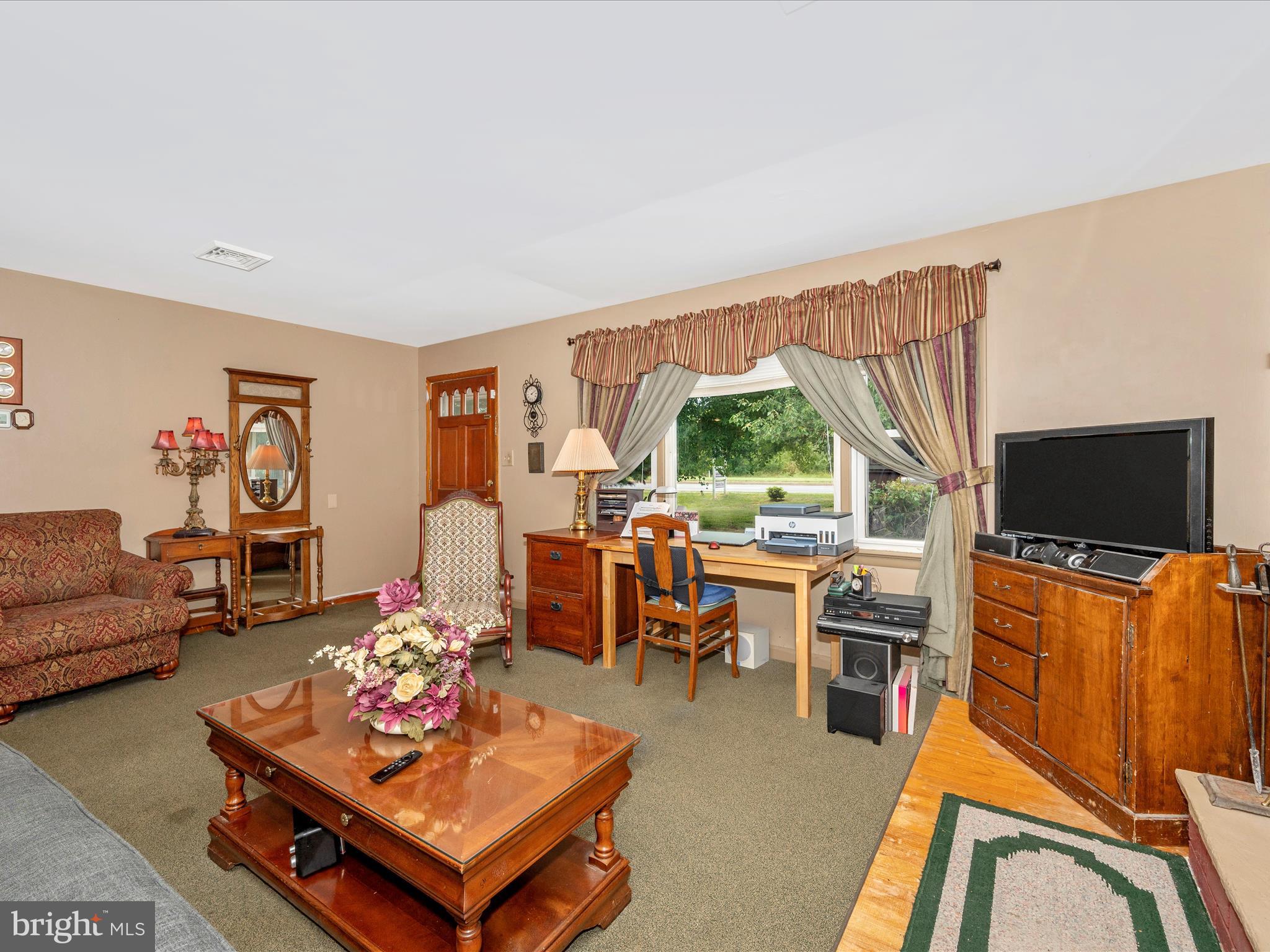 5203 New Design Road Frederick, MD 21703 - Photo 24 of 75 Living Room